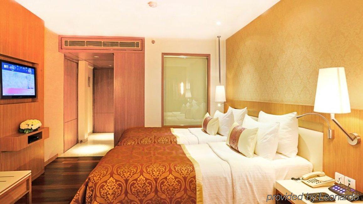 Hotel Bawa International Мумбай Екстериор снимка