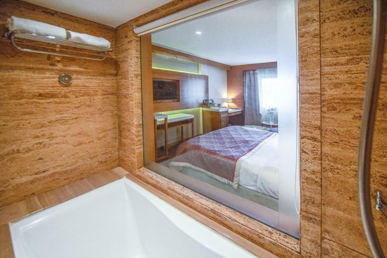 Hotel Bawa International Мумбай Екстериор снимка